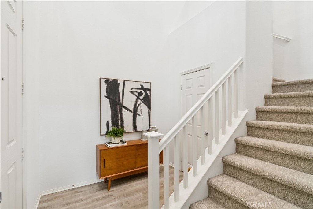 51 Regal Property Photo 6