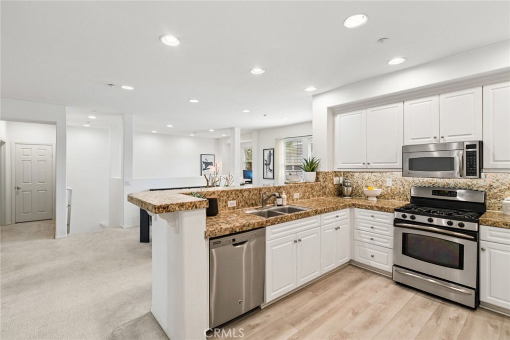 51 Regal Property Photo 17