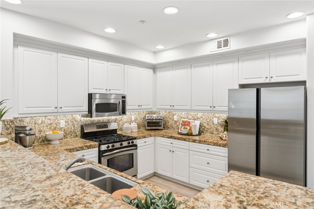 51 Regal Property Photo 19
