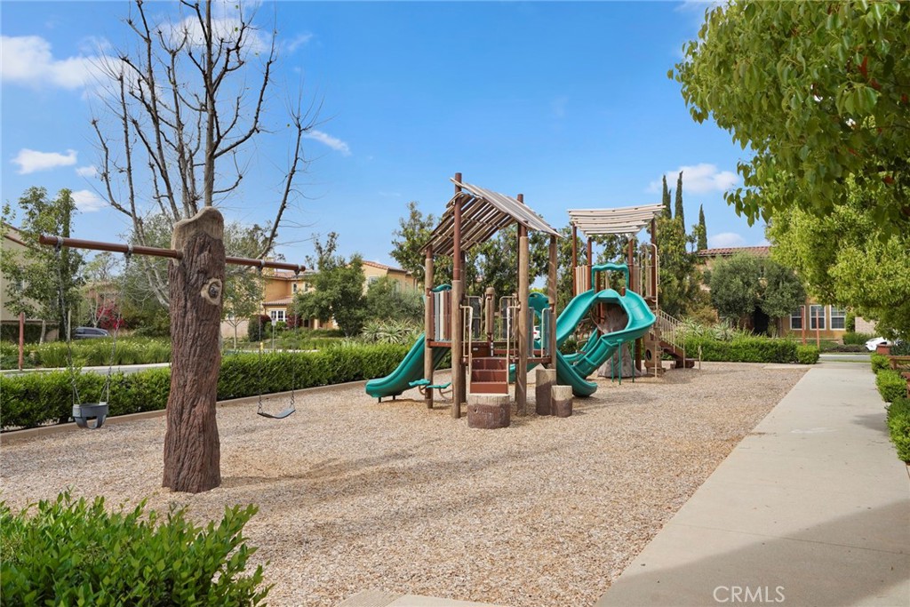 51 Regal Property Photo 33