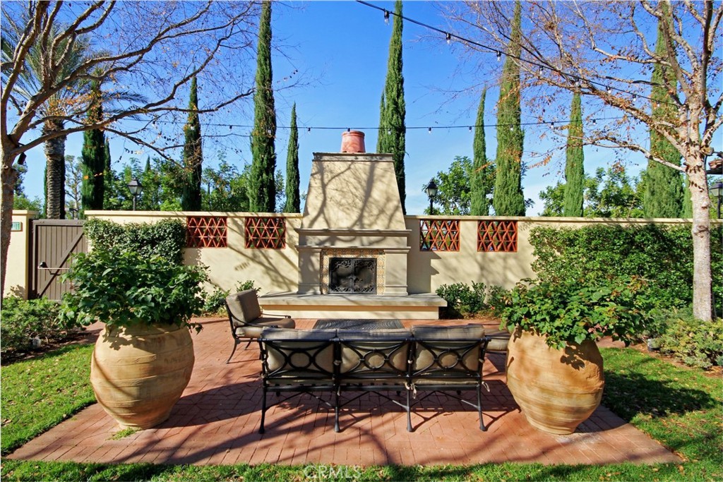 51 Regal Property Photo 42