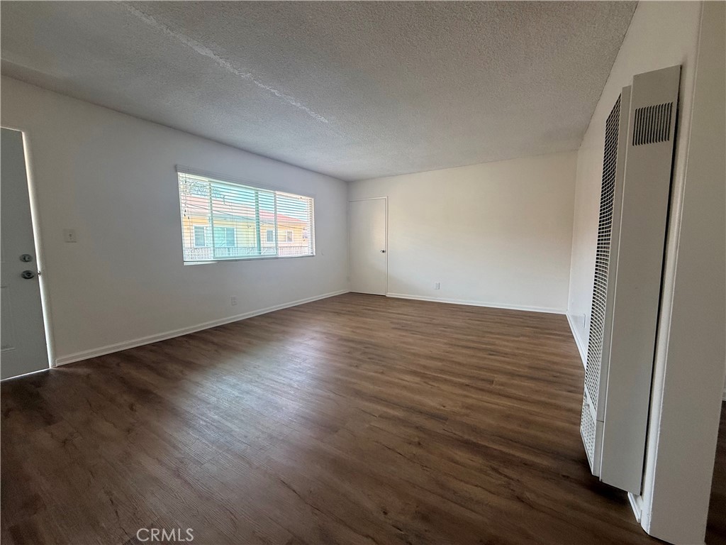 11413 Menlo D Property Photo 3
