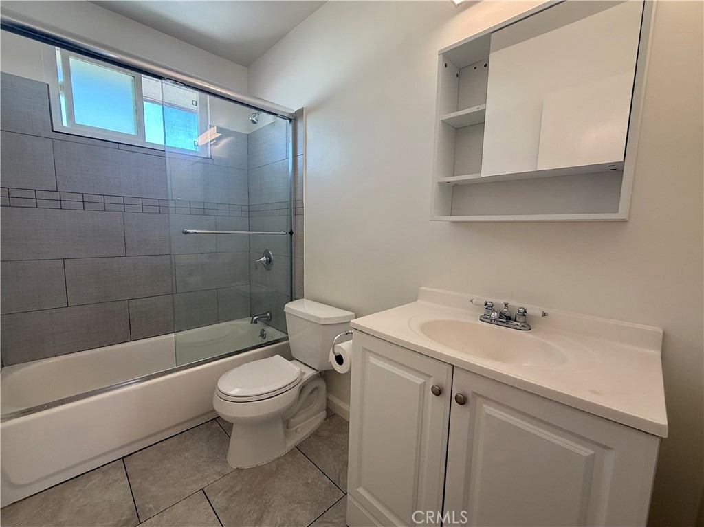 11413 Menlo D Property Photo 7
