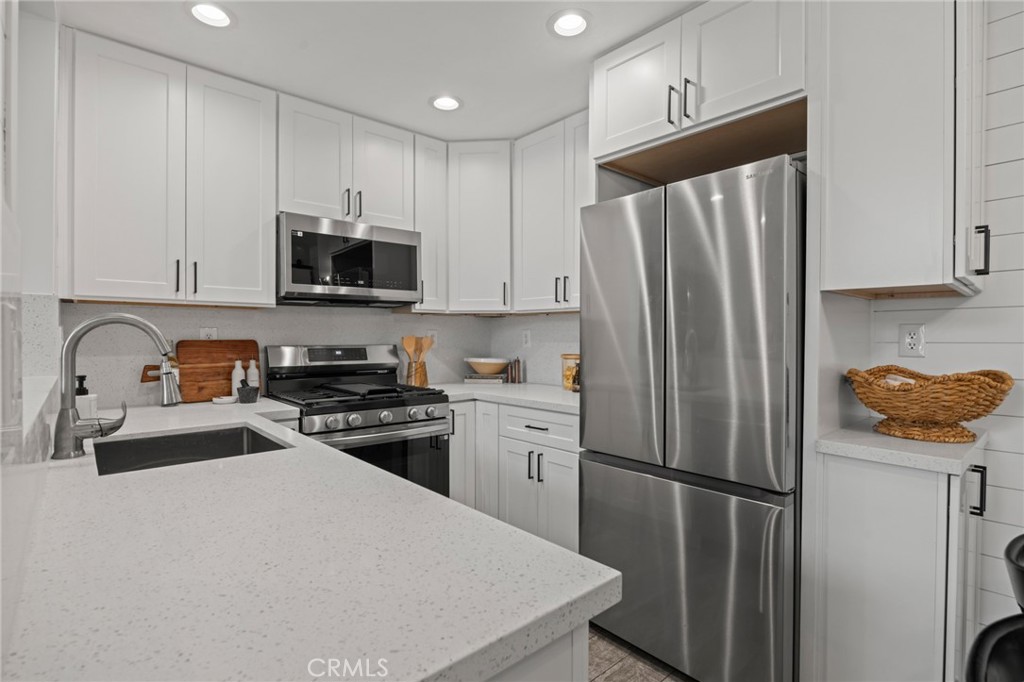 7 Rosa Property Photo 1