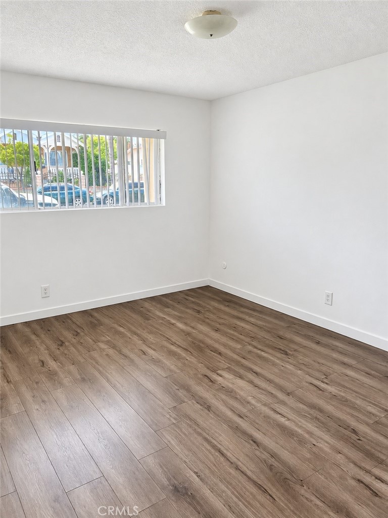 315 E 8th Street Property Photo 5