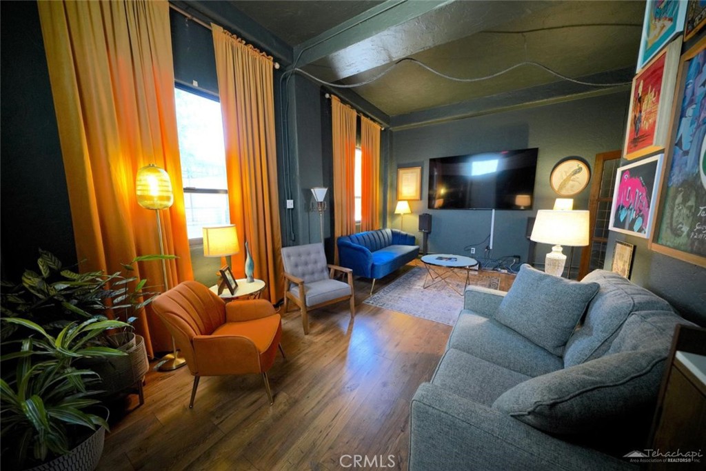112 S Curry Property Photo 3