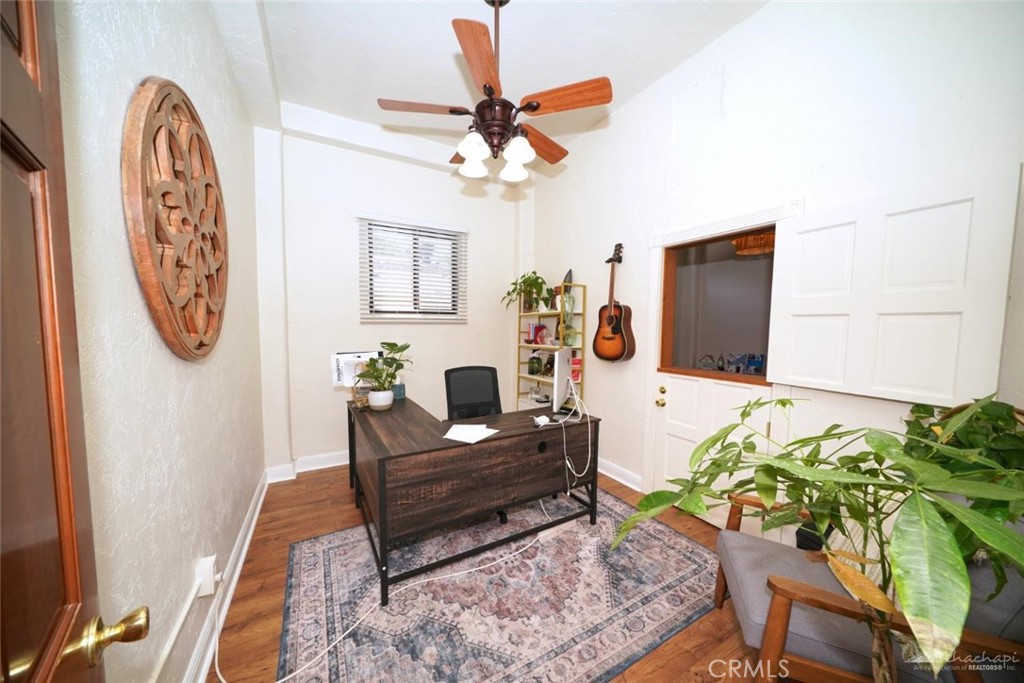 112 S Curry Property Photo 16