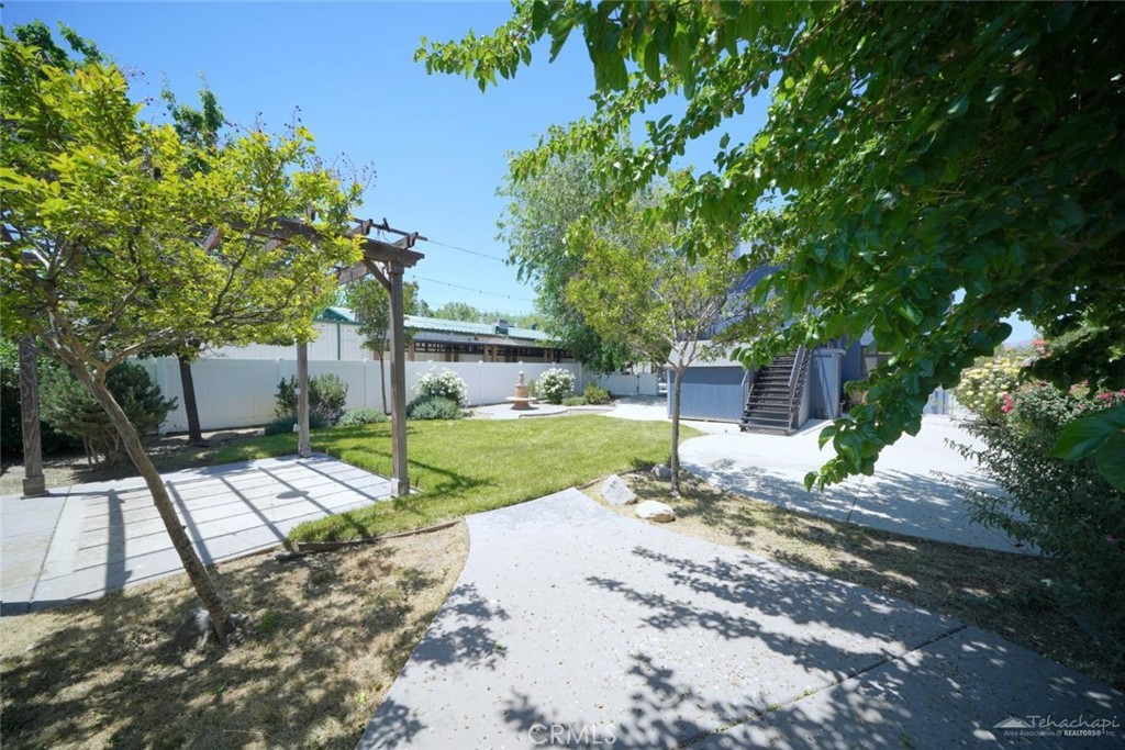 112 S Curry Property Photo 17