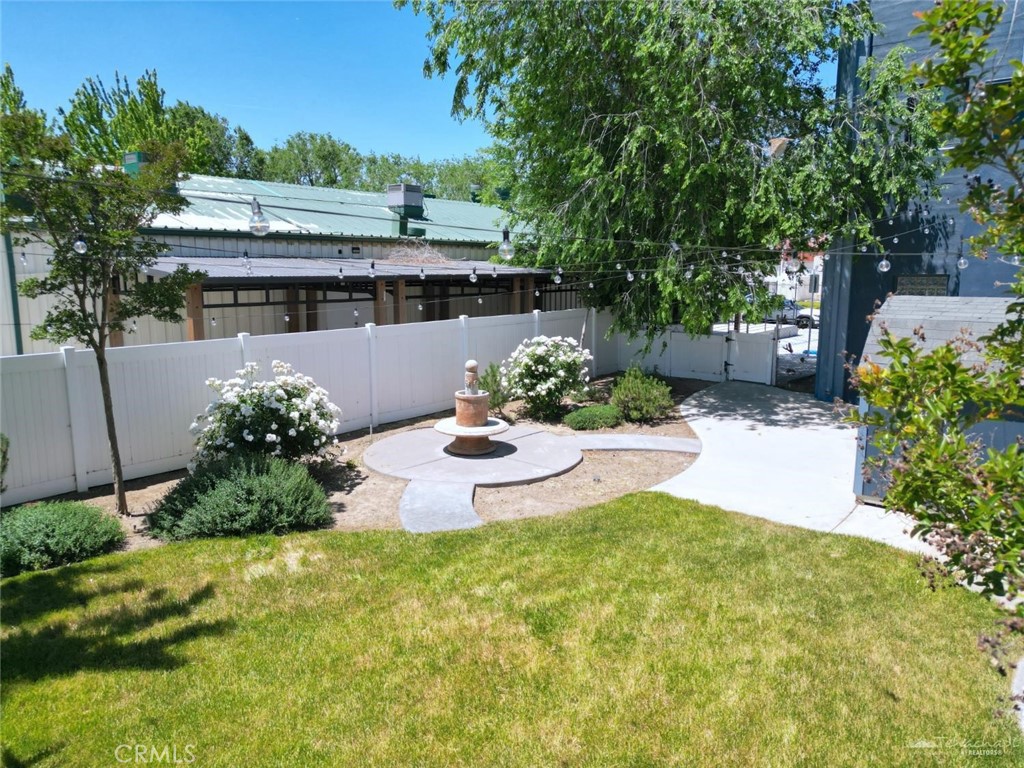 112 S Curry Property Photo 18