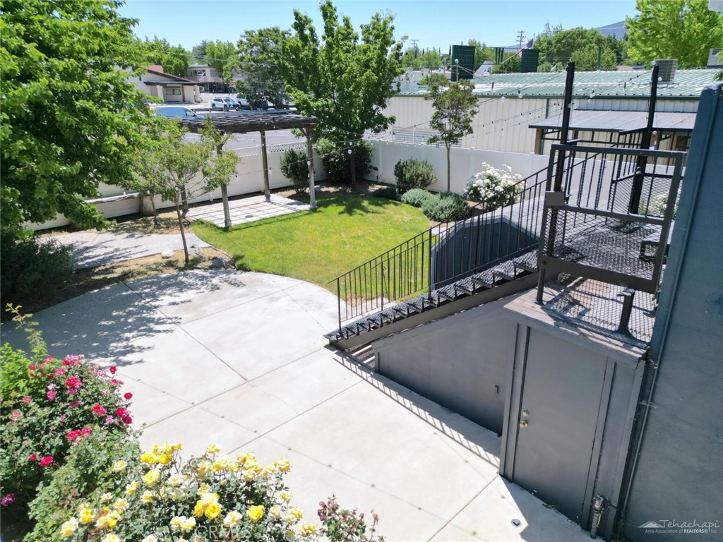112 S Curry Property Photo 22
