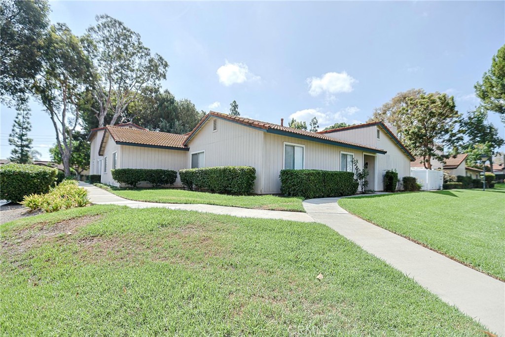 1078 Border Property Photo 2