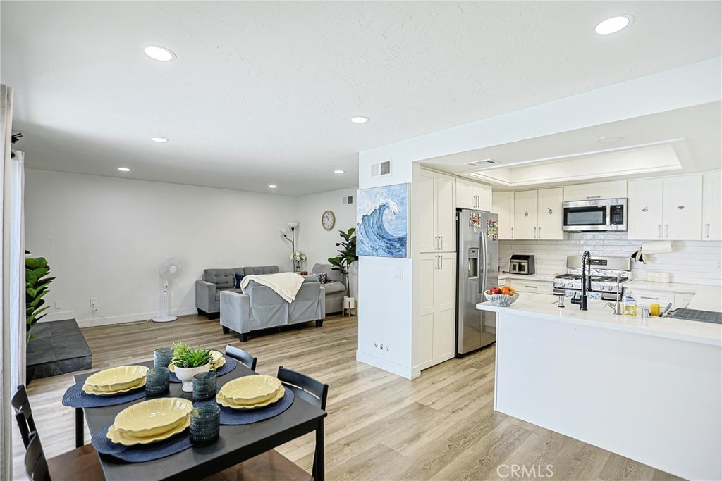 1078 Border Property Photo 4