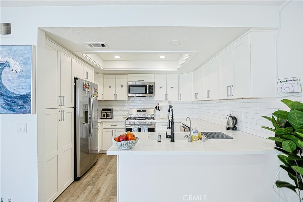 1078 Border Property Photo 5