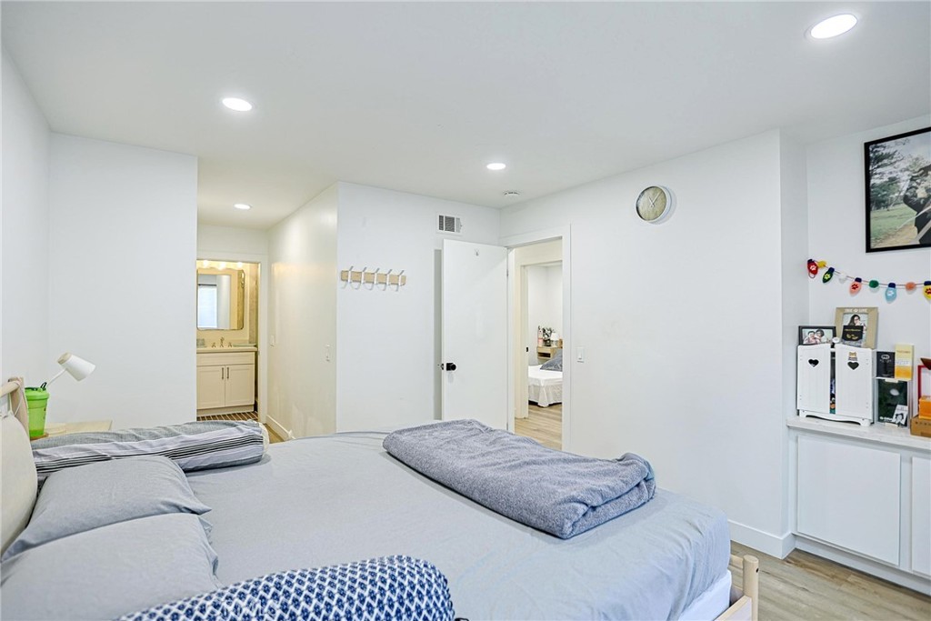1078 Border Property Photo 8