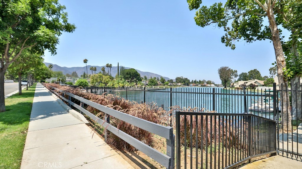 1078 Border Property Photo 16