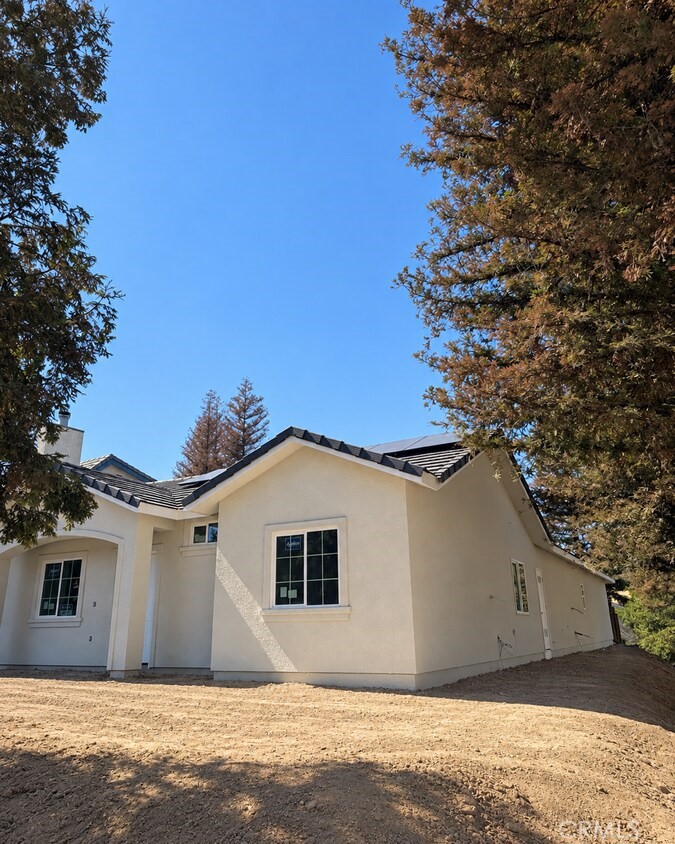5912 Cedar Falls Property Photo 3