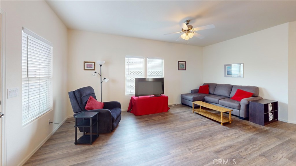 1540 E Trenton Avenue 95 Property Photo 4