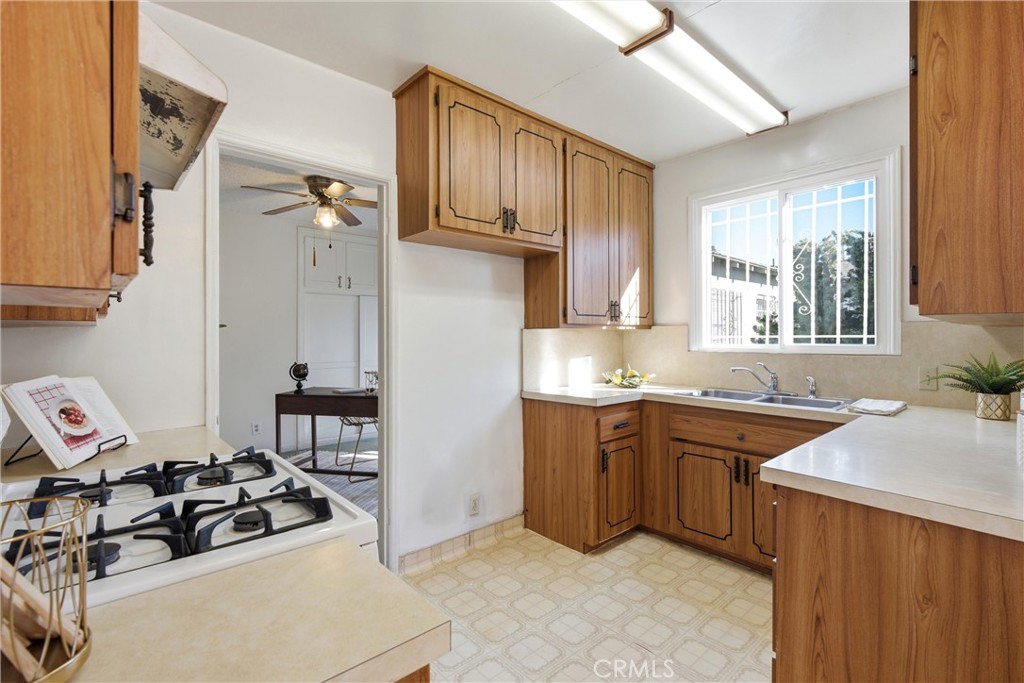 4264 Sanborn Avenue Property Photo 16