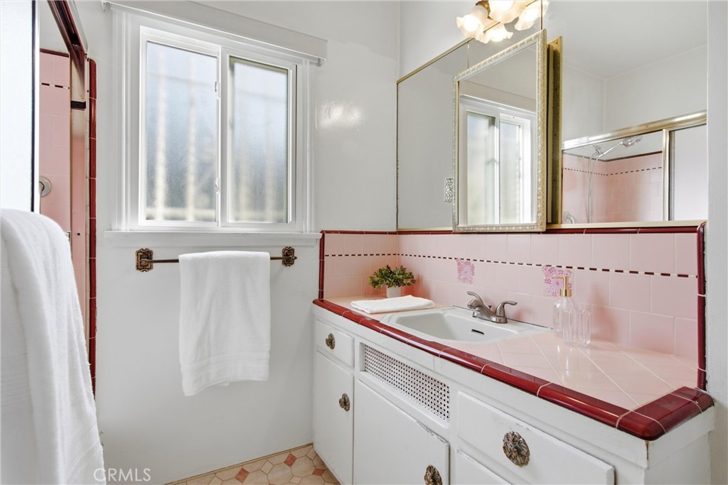 4264 Sanborn Avenue Property Photo 18