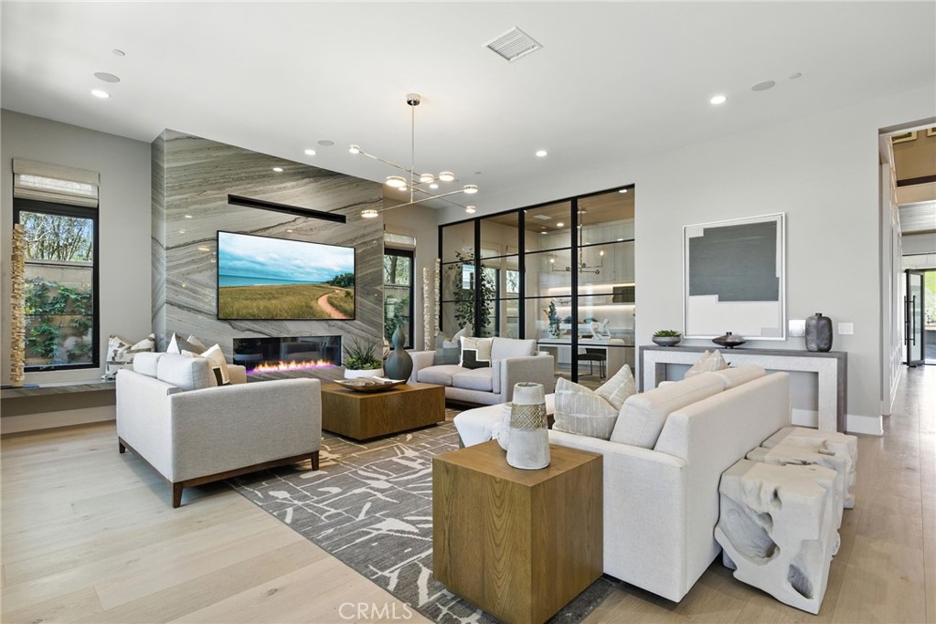 433 Narcissus Property Photo 4
