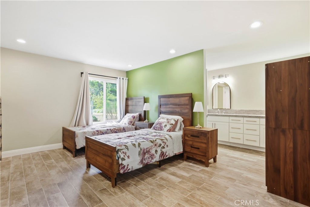 6 Banyan Tree Property Photo 11
