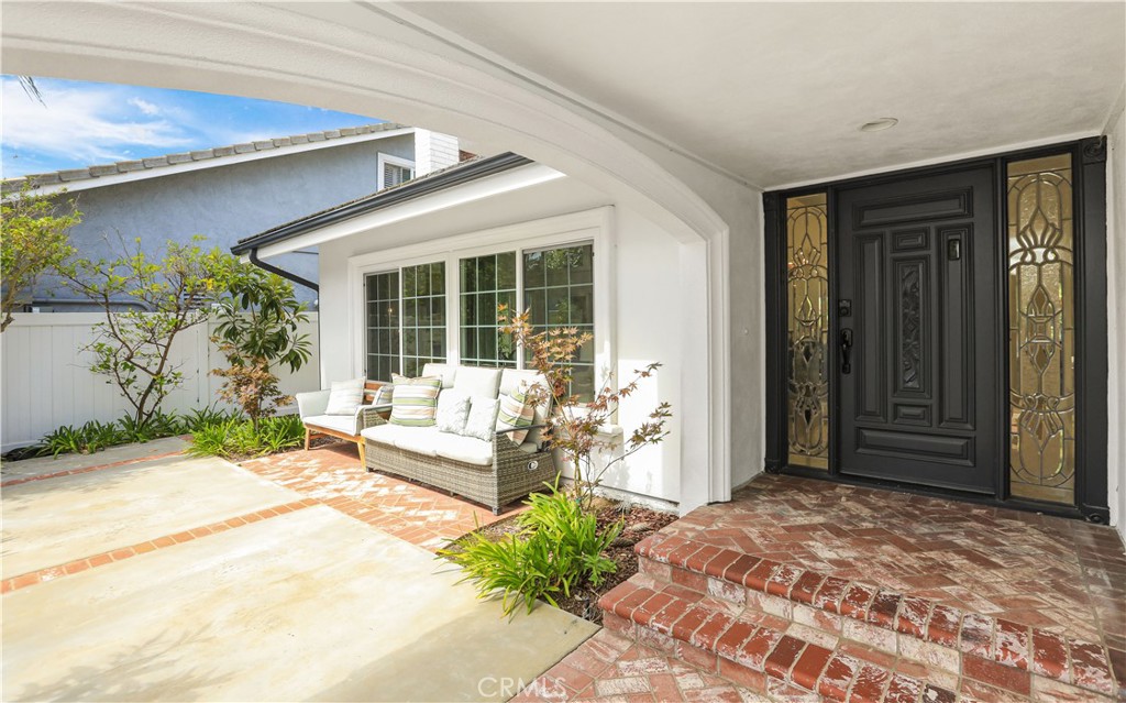 31 Silver Crescent Property Photo 3