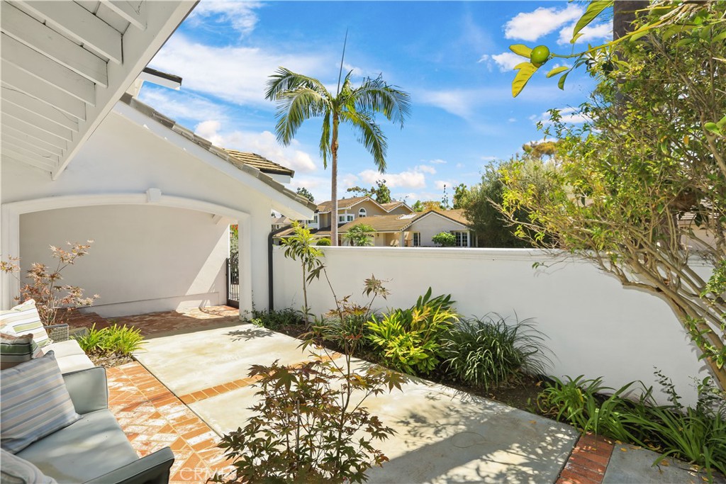 31 Silver Crescent Property Photo 4