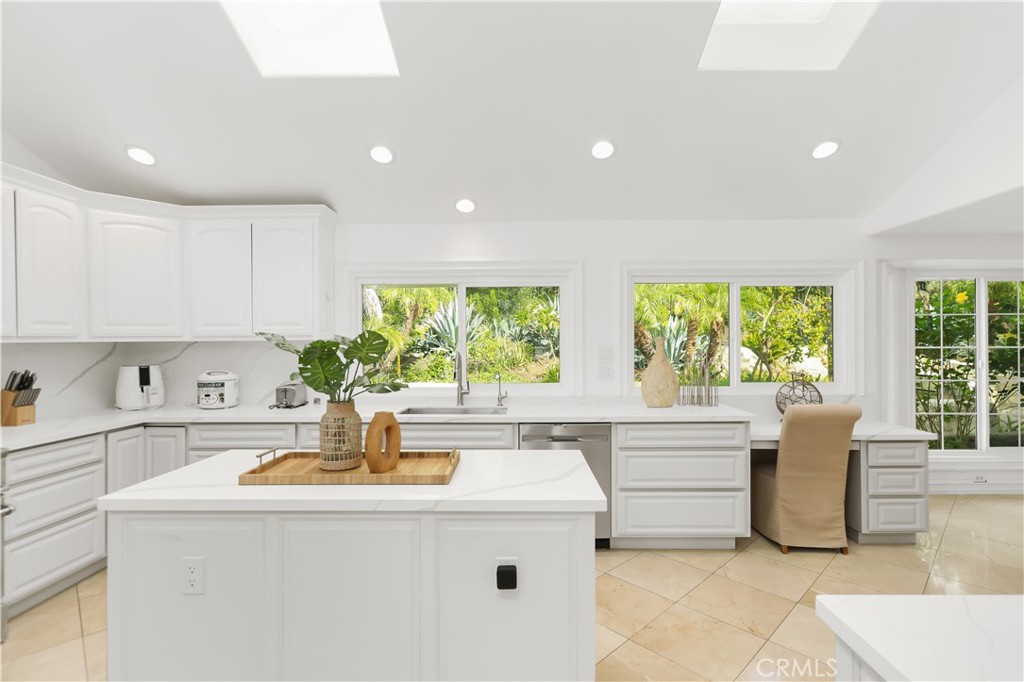 31 Silver Crescent Property Photo 10