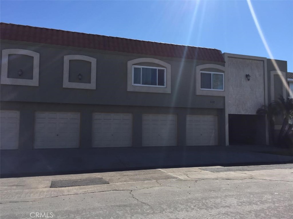312 10th Street F Property Photo 1
