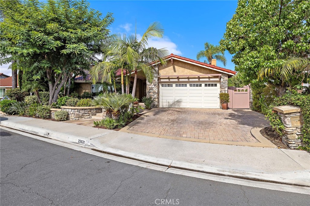 23631 Amalia Property Photo 2