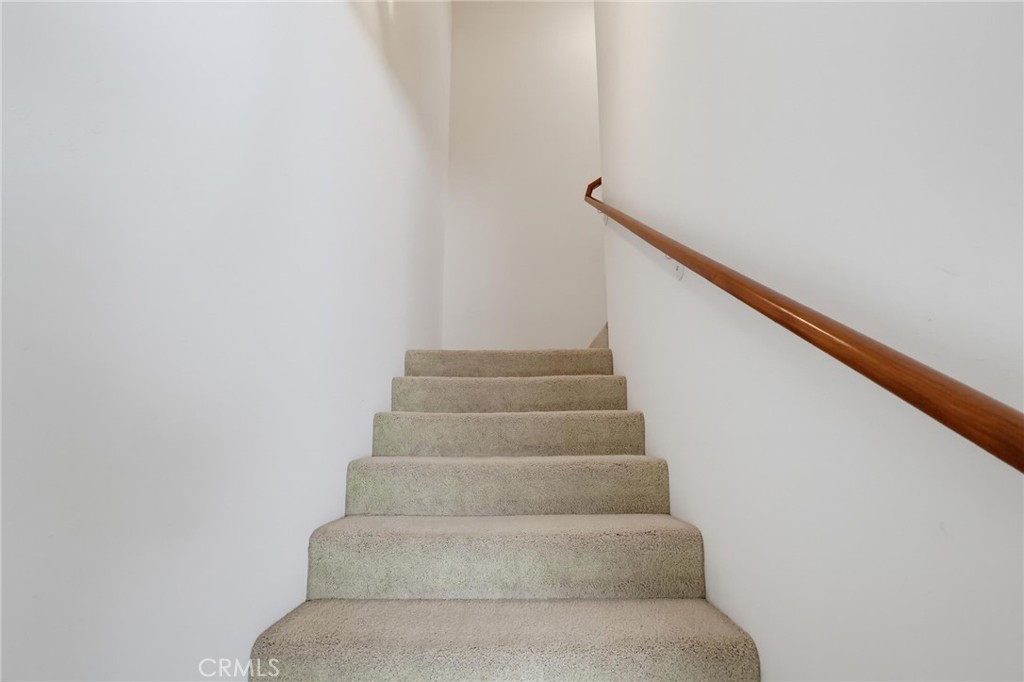 2542 E Madison Street Property Photo 19
