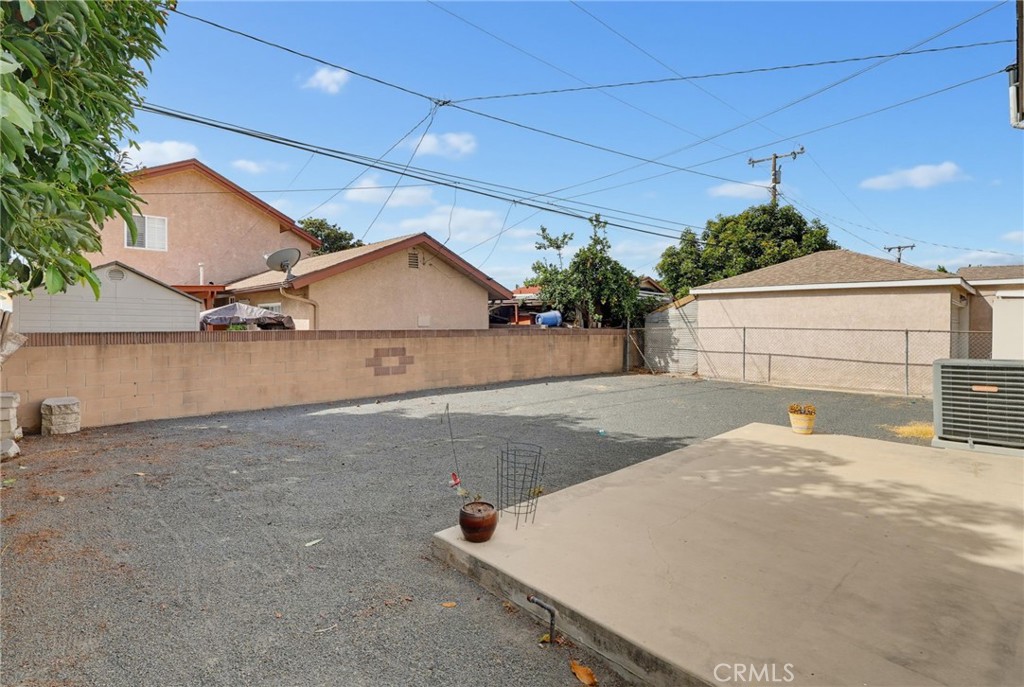 2542 E Madison Street Property Photo 31