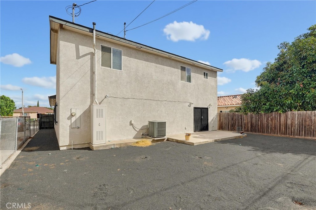 2542 E Madison Street Property Photo 33