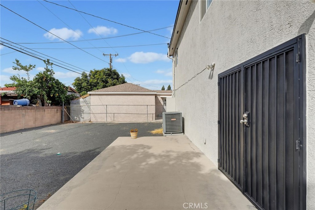 2542 E Madison Street Property Photo 35
