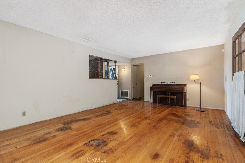 433 N Colorado Property Photo 11