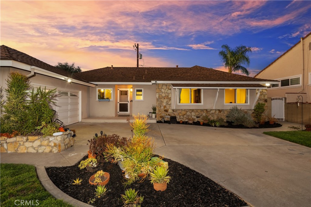 2211 E Romneya Drive Property Photo 4