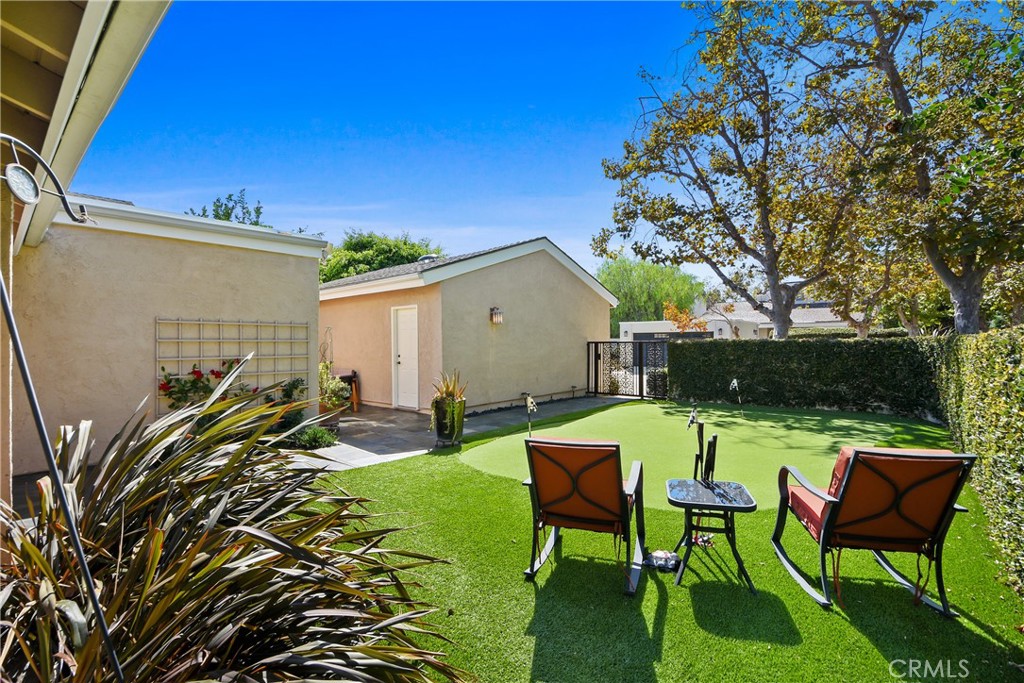 28122 Carpenteria Court Property Photo 4