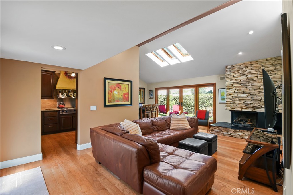 28122 Carpenteria Court Property Photo 6