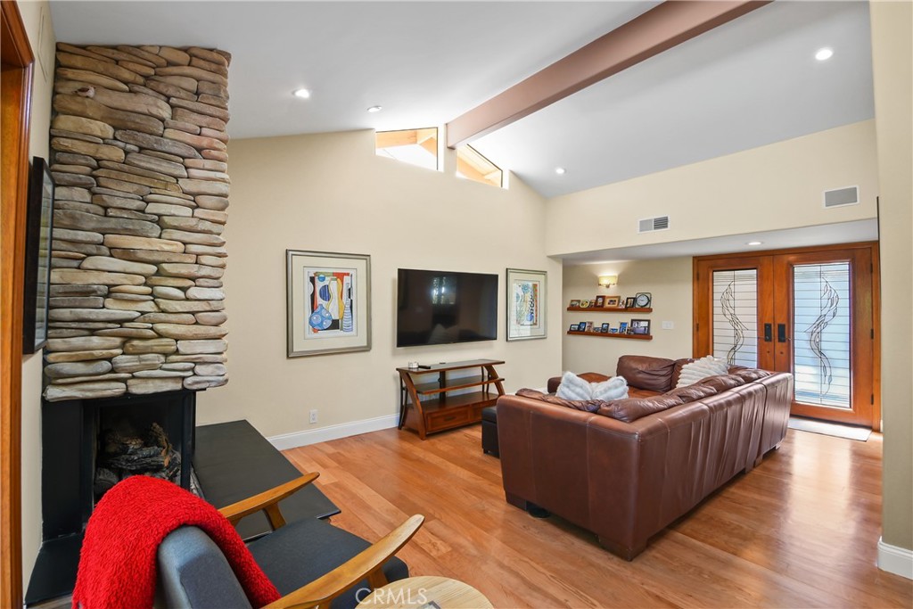 28122 Carpenteria Court Property Photo 8