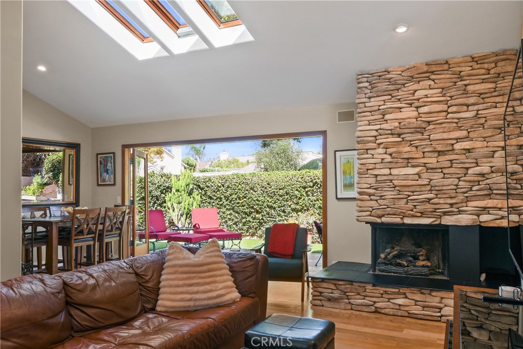 28122 Carpenteria Court Property Photo 10