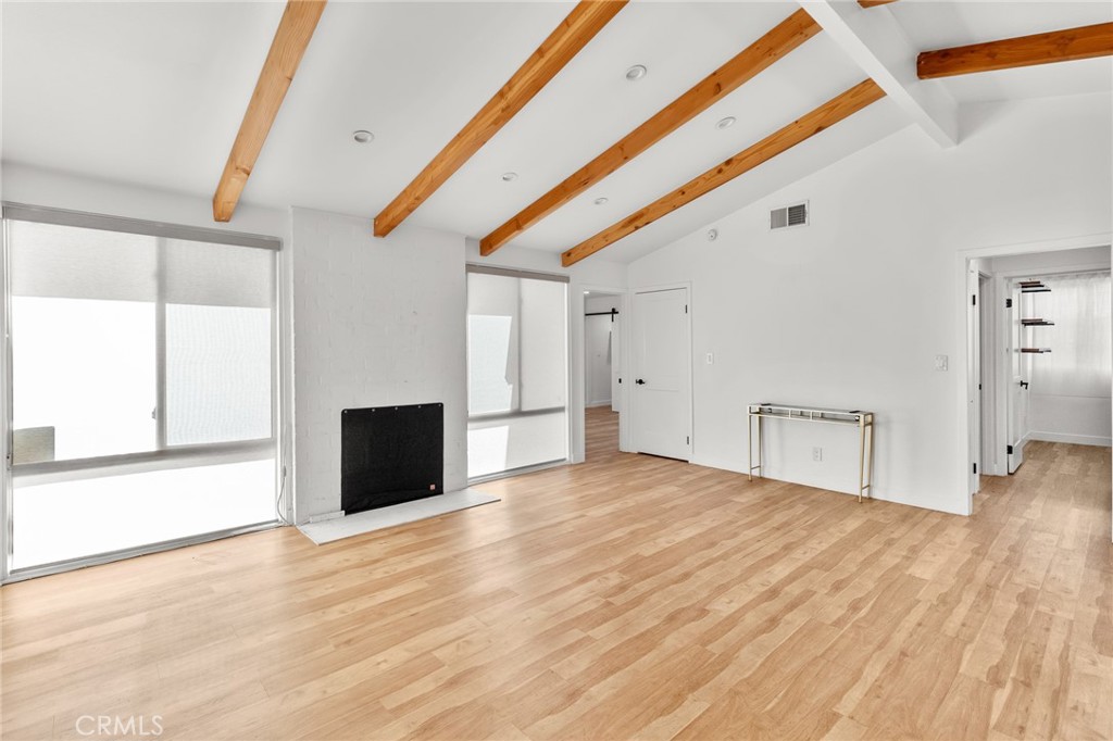 1329 N Maple Street Property Photo 4