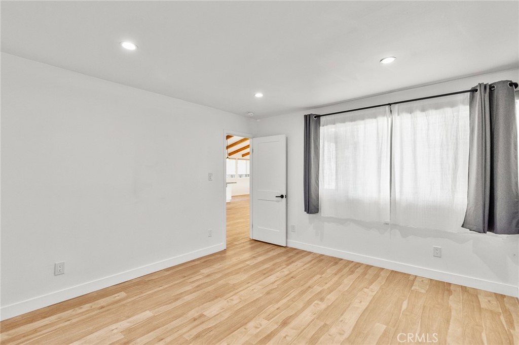 1329 N Maple Street Property Photo 20