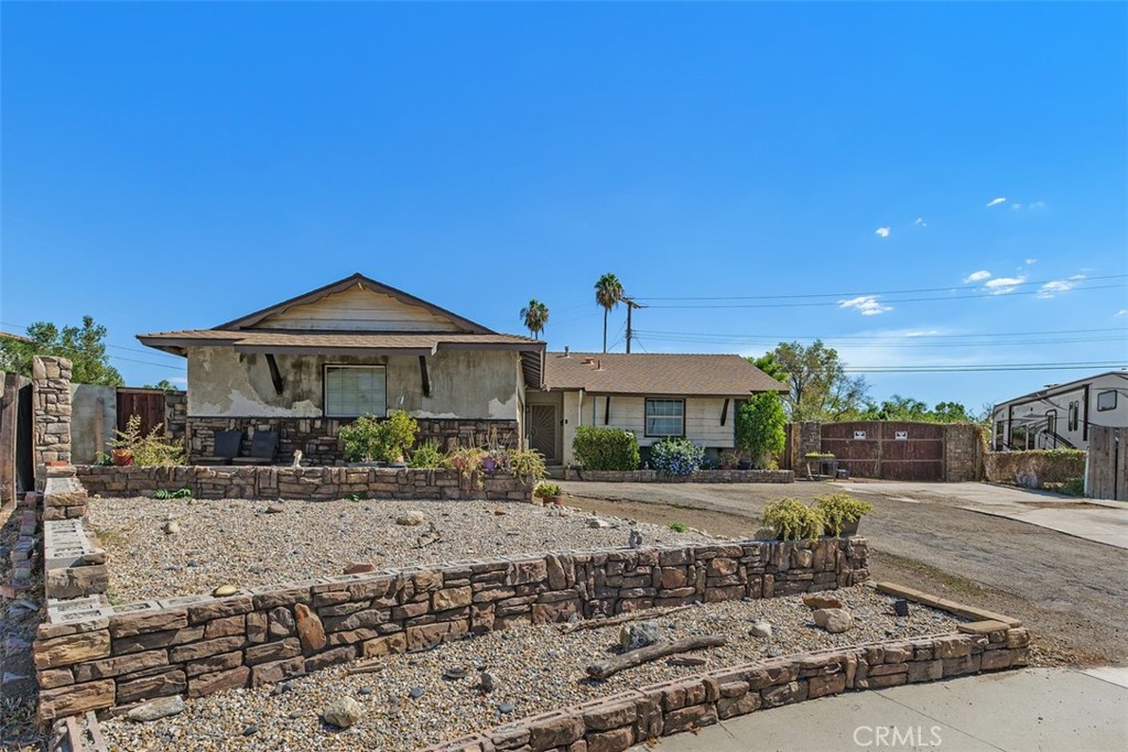 8512 Verbena Property Photo 2