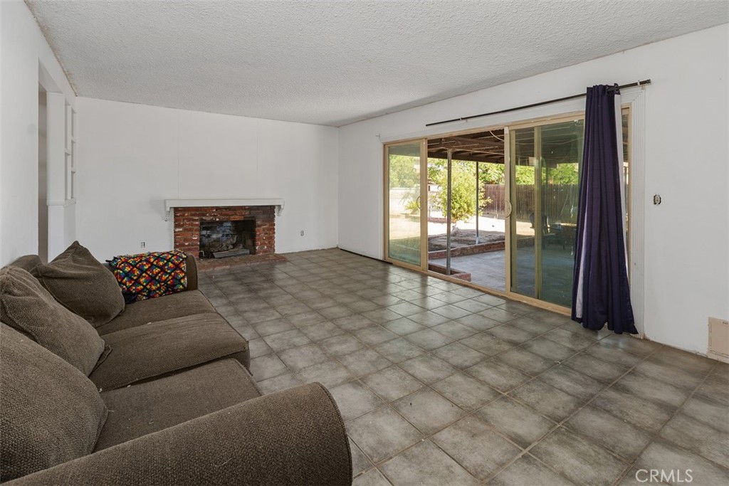 8512 Verbena Property Photo 4