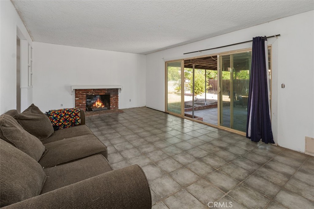 8512 Verbena Property Photo 5