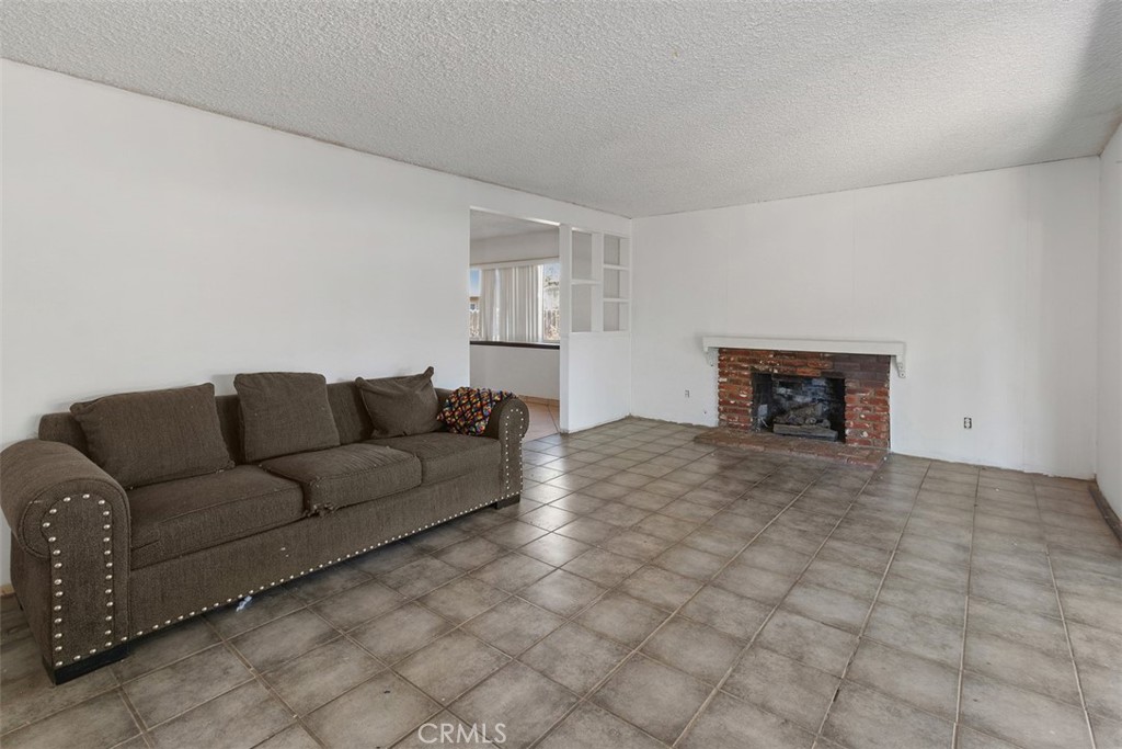 8512 Verbena Property Photo 6