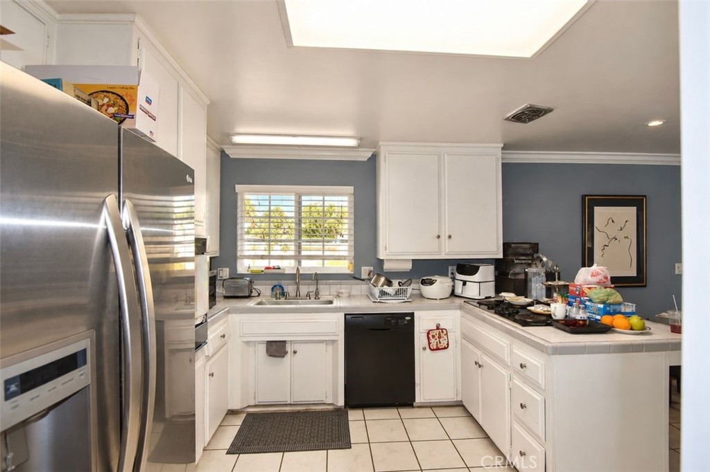 15192 Brighton Street Property Photo 6