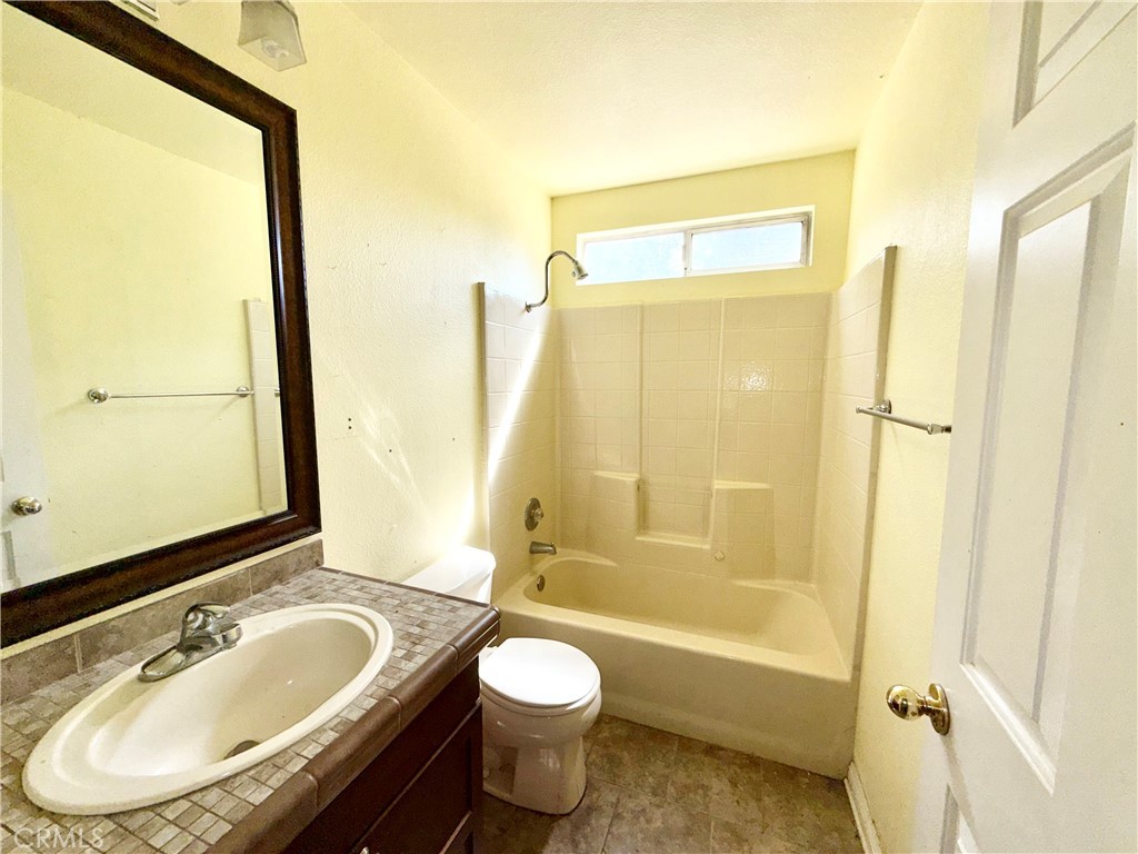 2545 Penelope Street Property Photo 13
