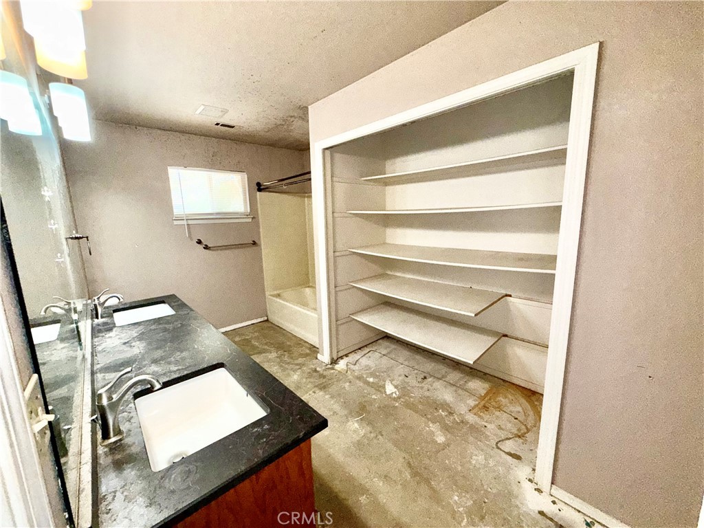 2545 Penelope Street Property Photo 17