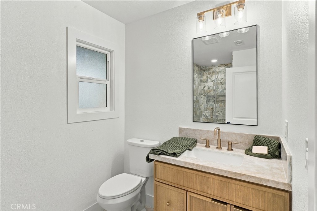 2326 Riverdale Avenue Property Photo 26